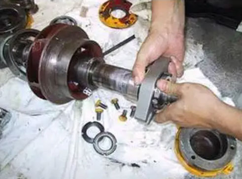 循環(huán)泵機(jī)封更換圖